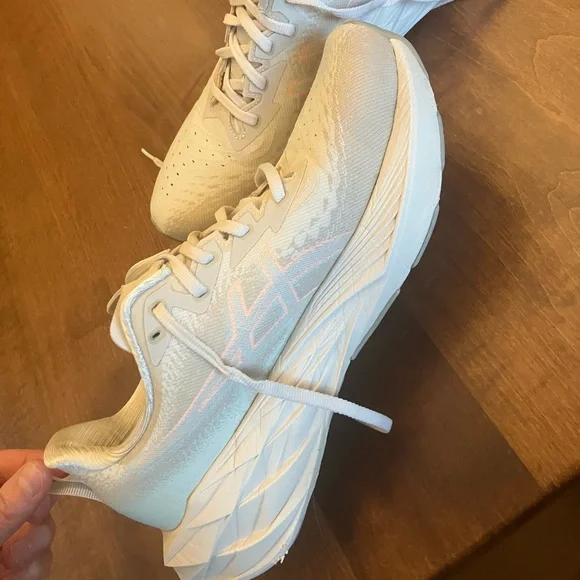 ASICS Women's novablast 4 off white shoes - Picture 2 of 10